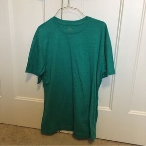 Mens size medium green crew neck T-shirt
